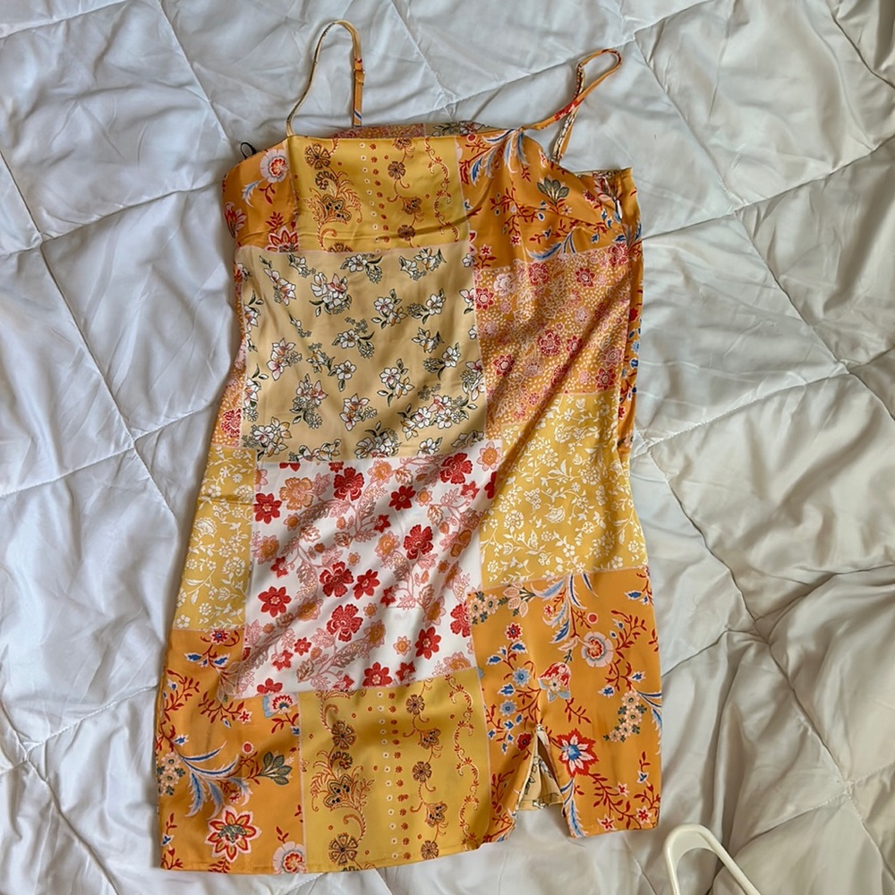 Yellow silk short dress